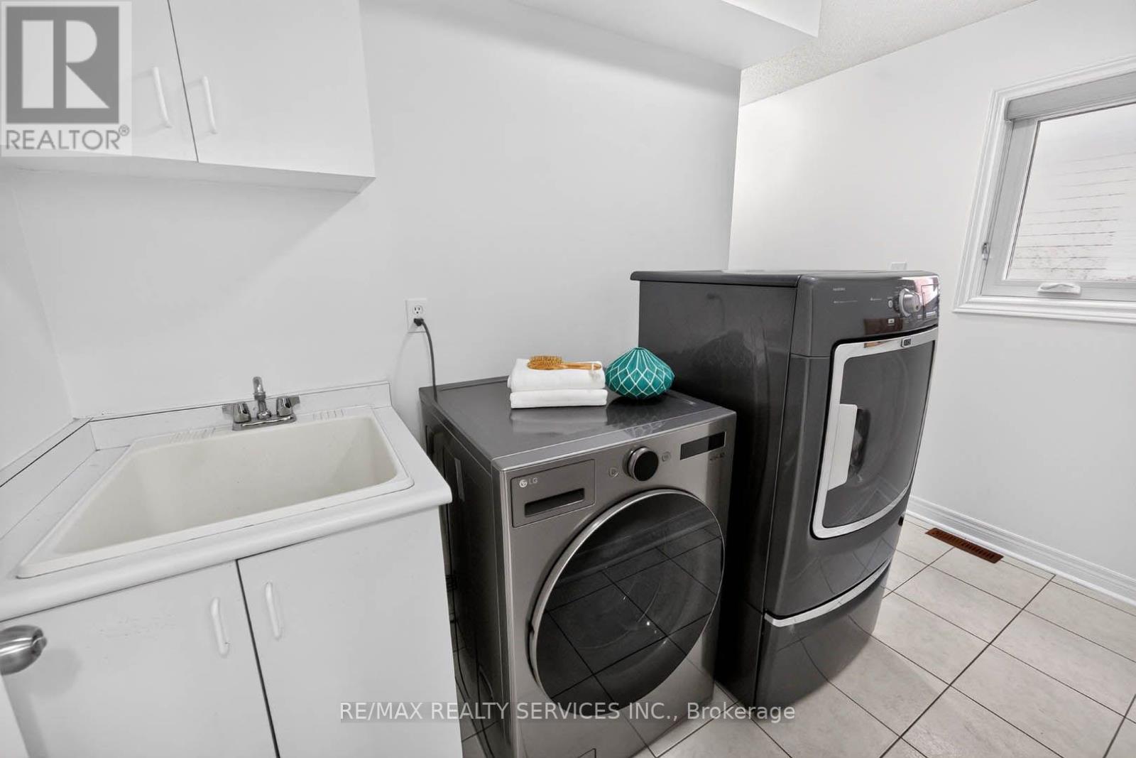 38 DEERGLEN DRIVE - 21