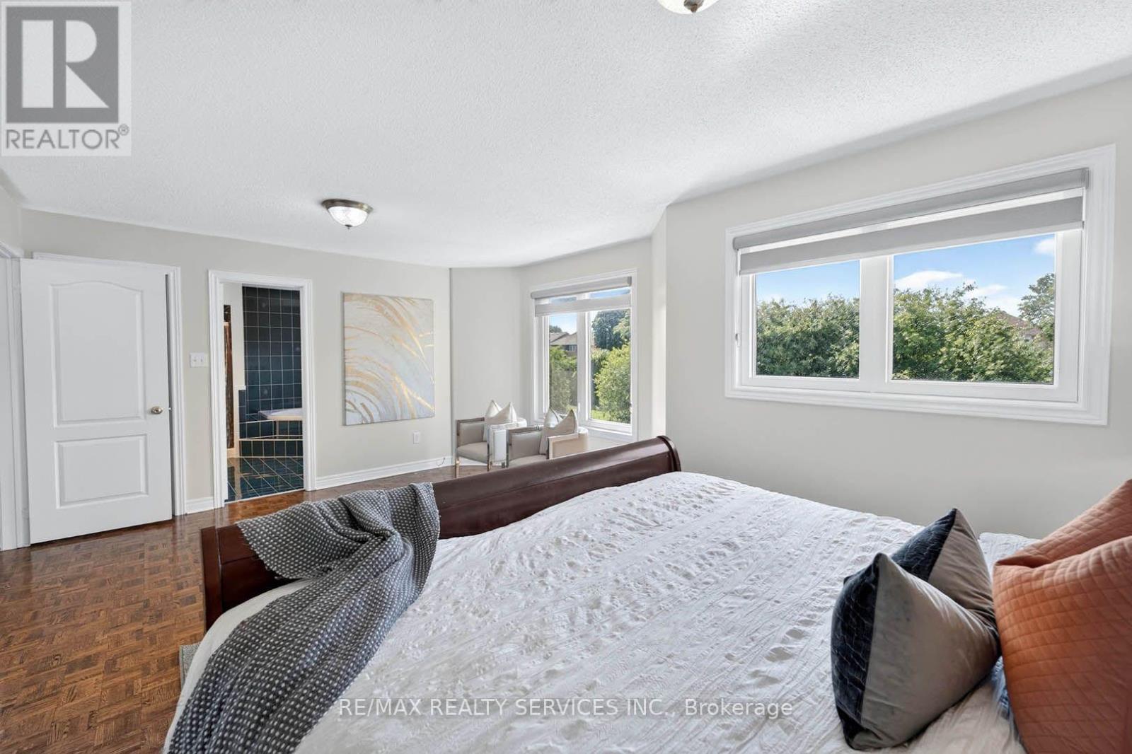 38 DEERGLEN DRIVE - 26