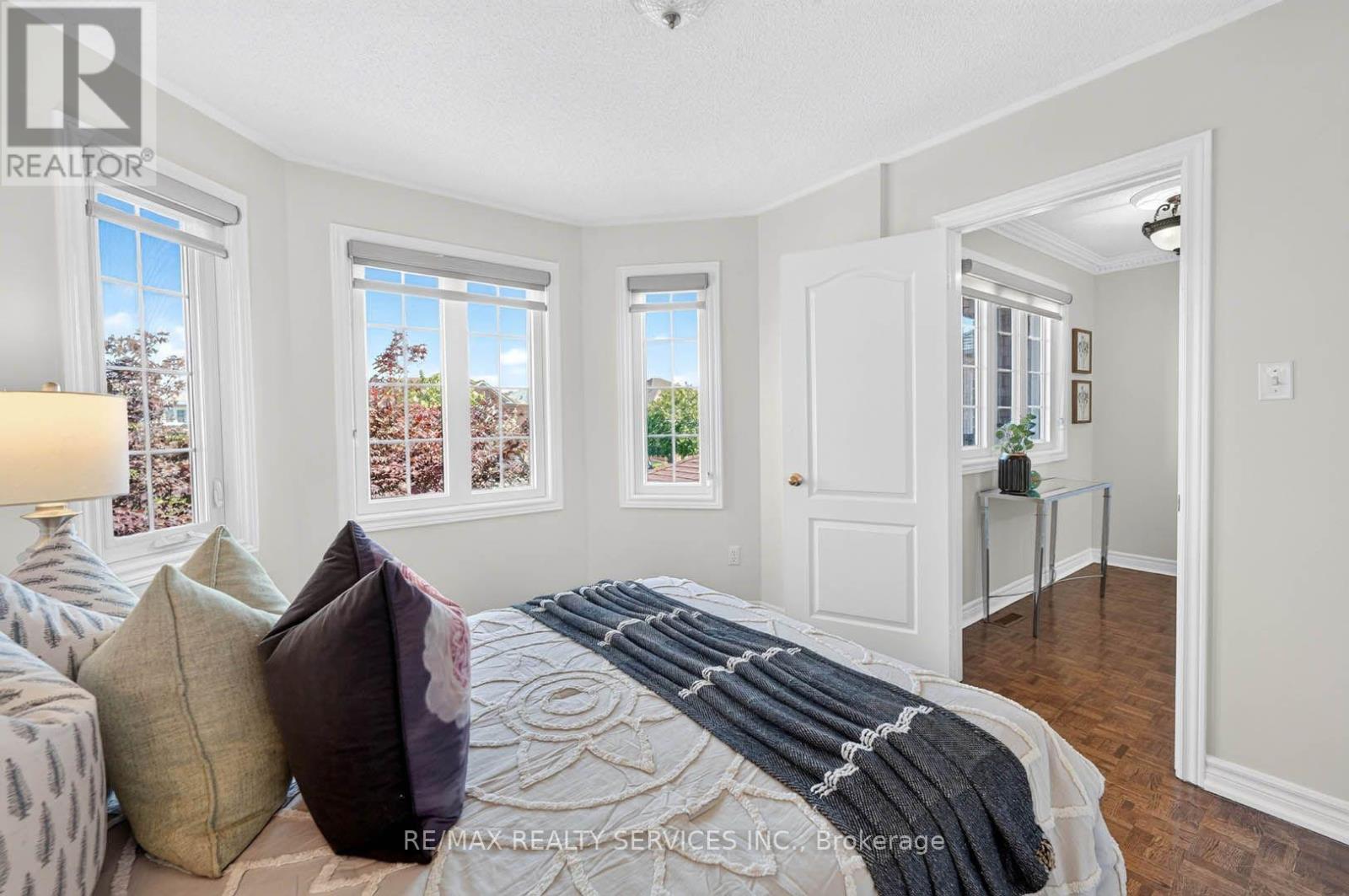 38 DEERGLEN DRIVE - 31
