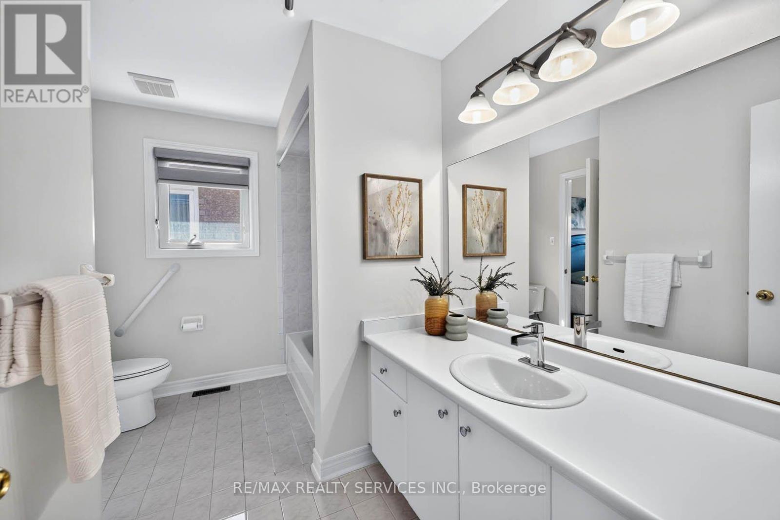 38 DEERGLEN DRIVE - 33