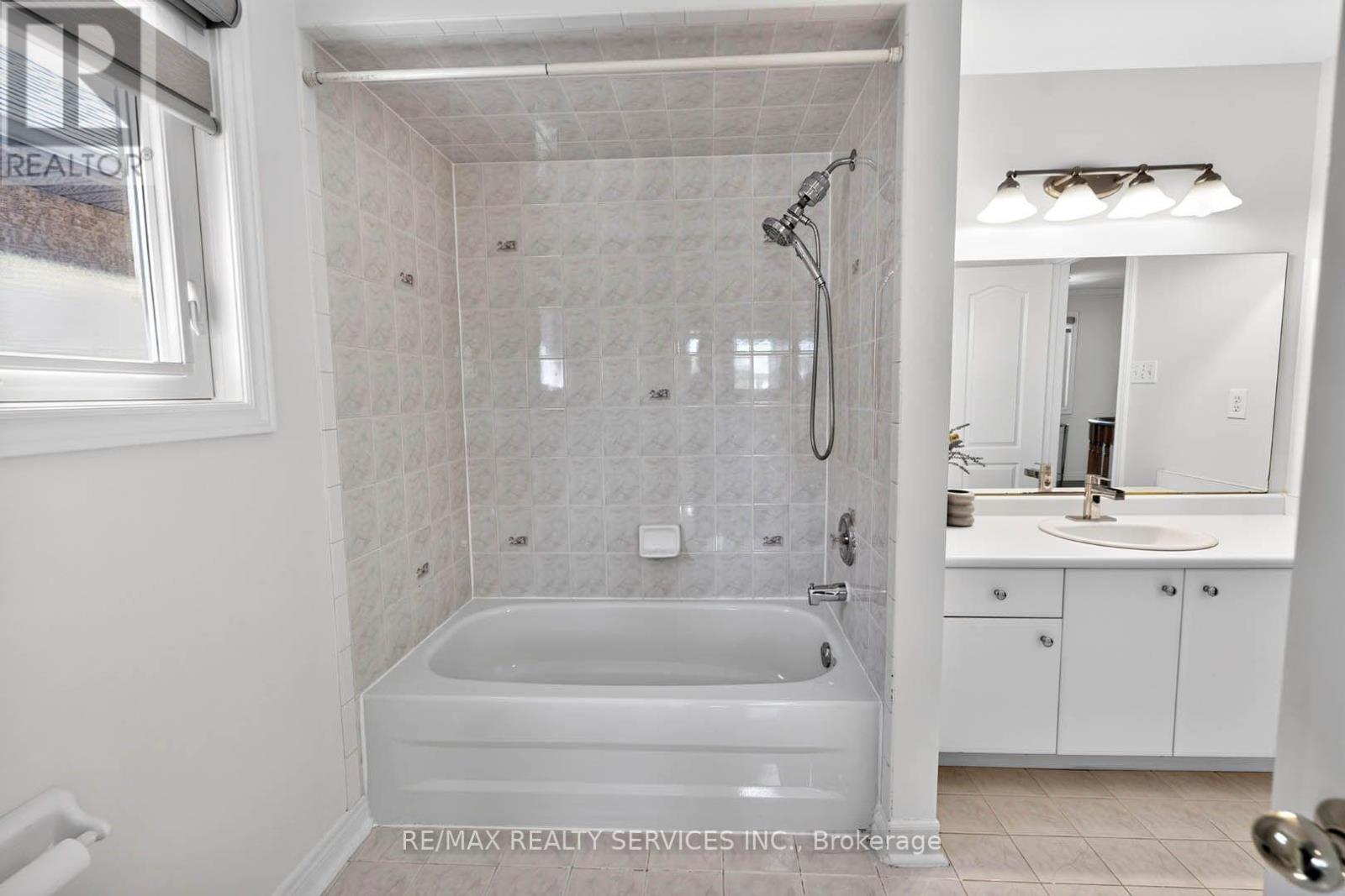 38 DEERGLEN DRIVE - 34