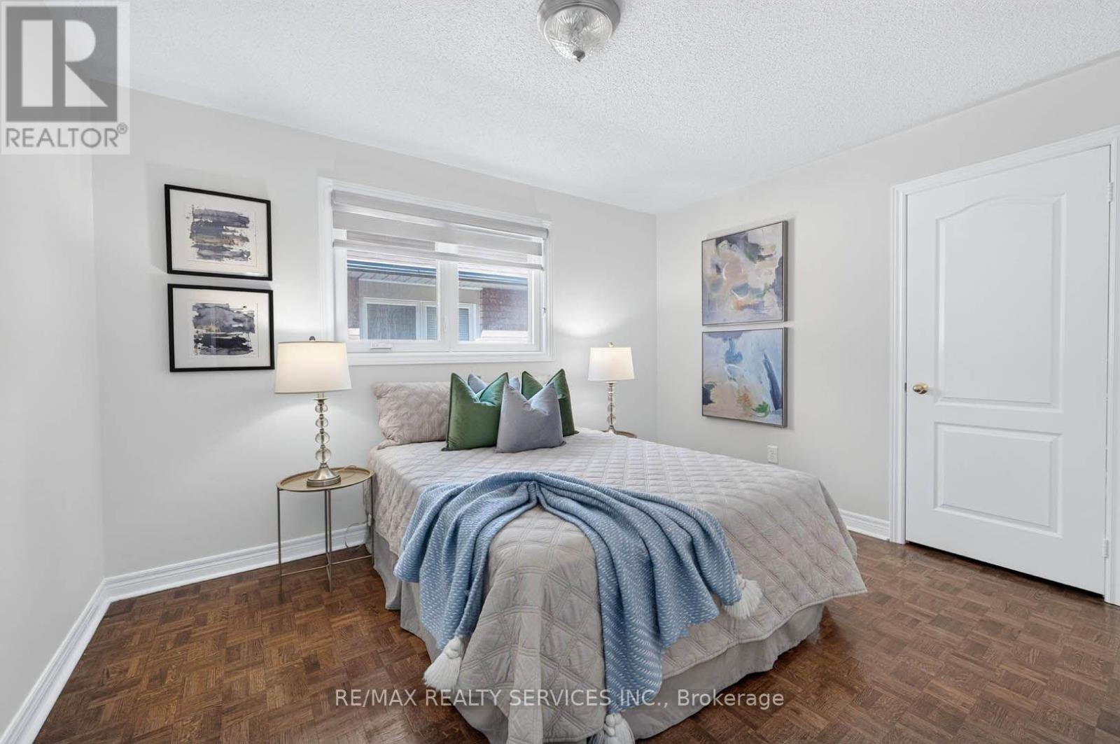 38 DEERGLEN DRIVE - 35