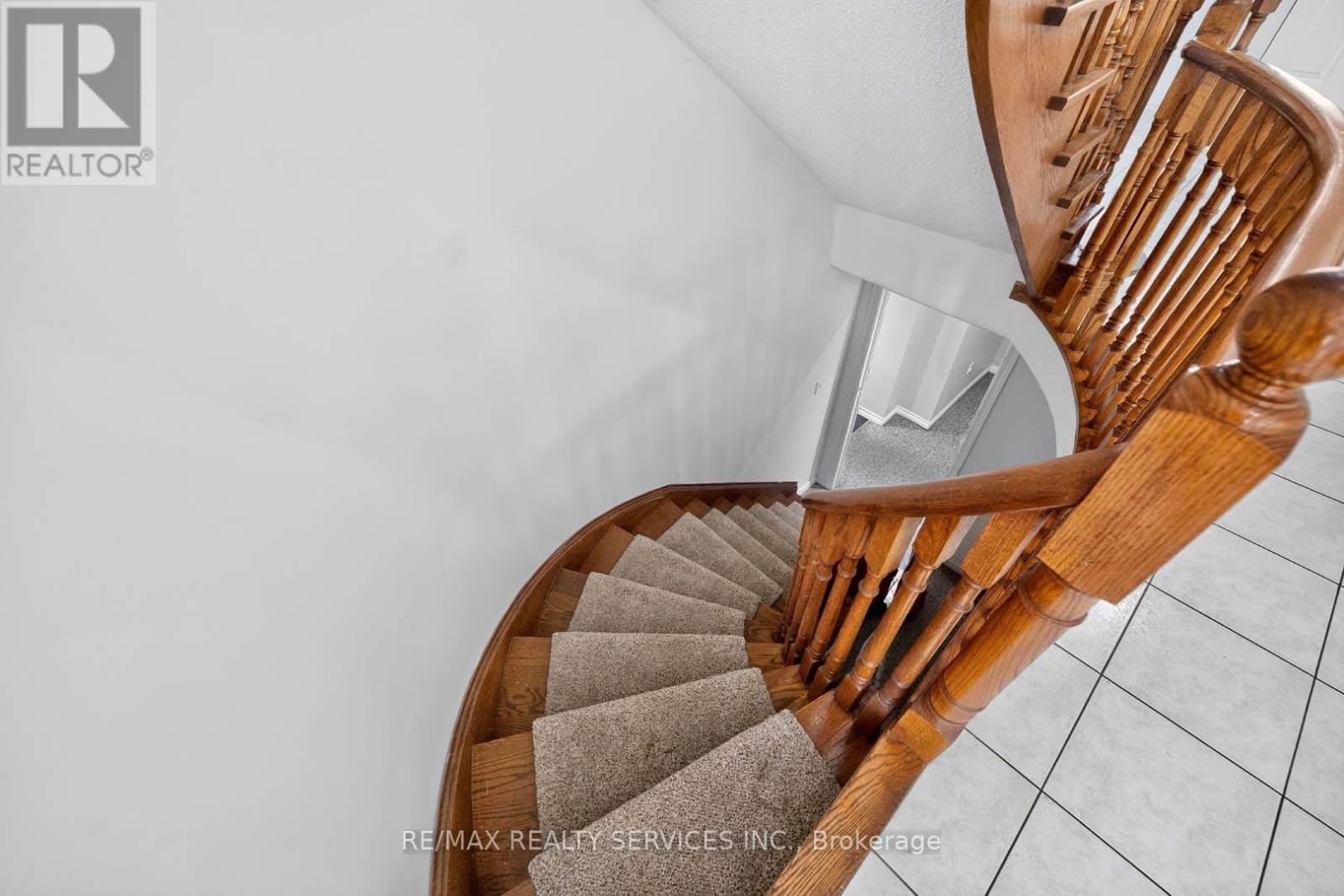 38 DEERGLEN DRIVE - 38