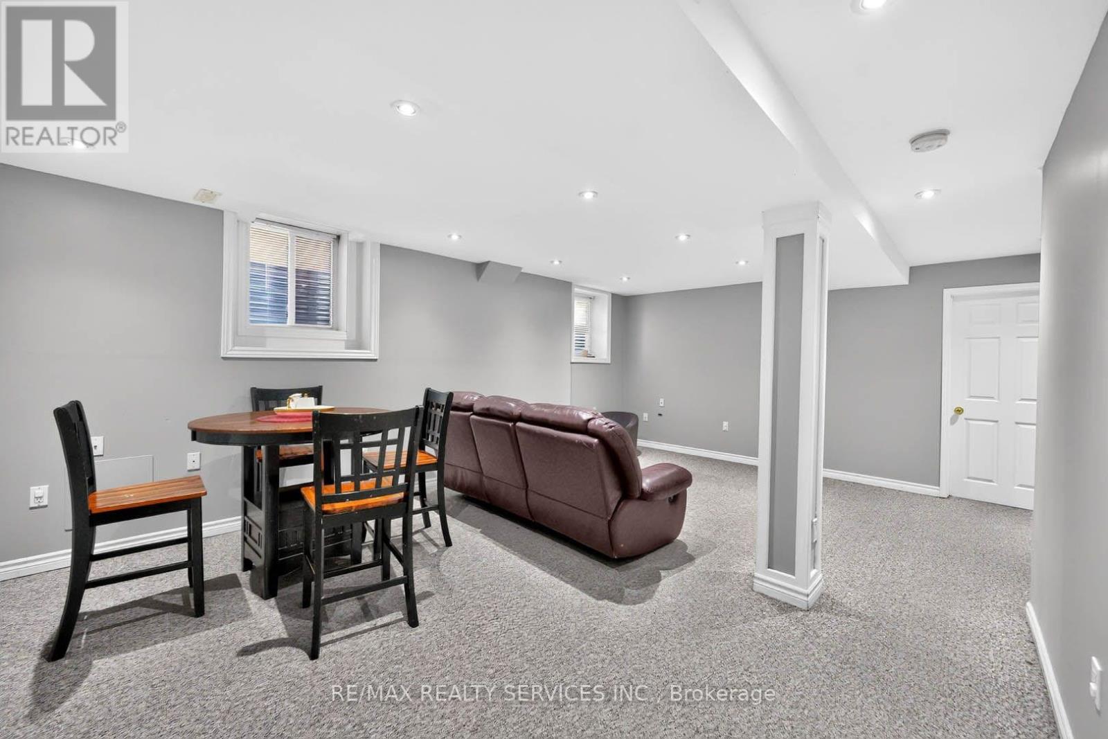 38 DEERGLEN DRIVE - 39