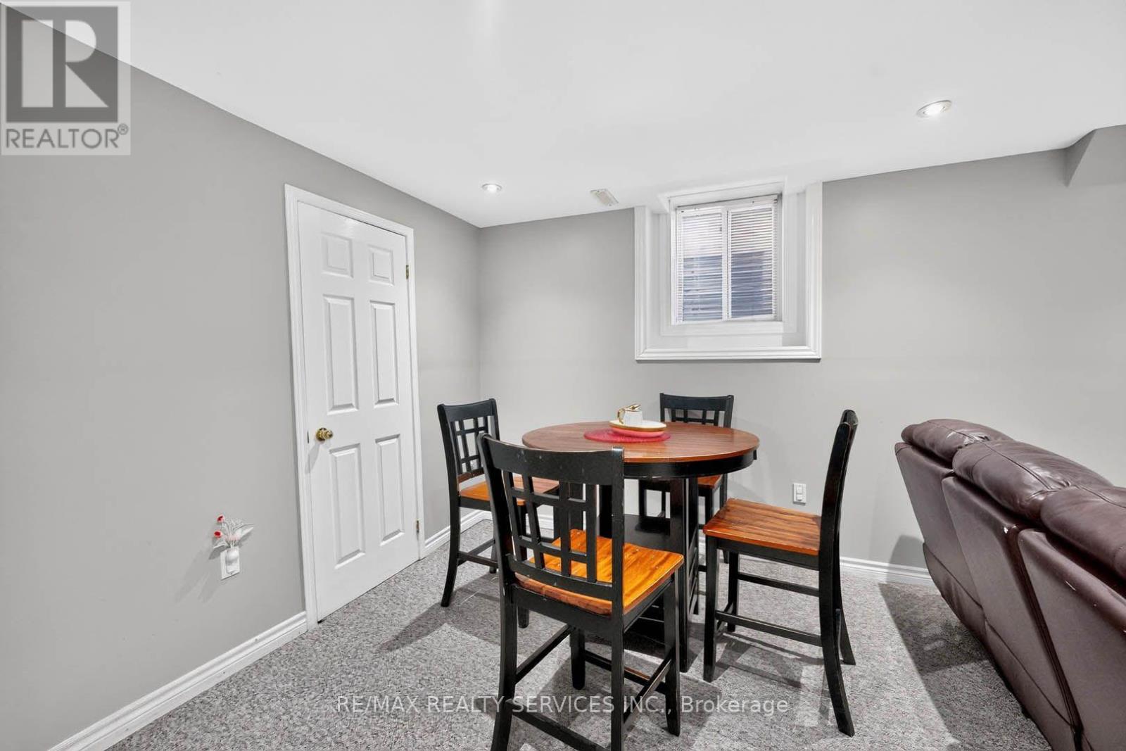38 DEERGLEN DRIVE - 40