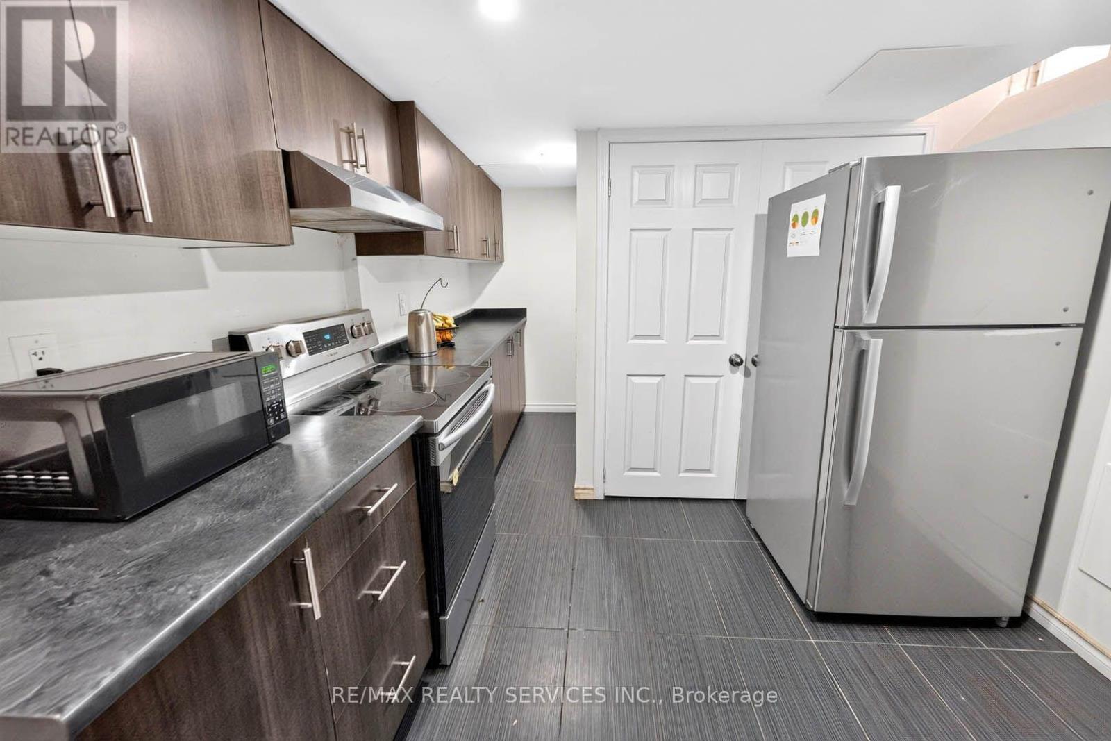 38 DEERGLEN DRIVE - 42