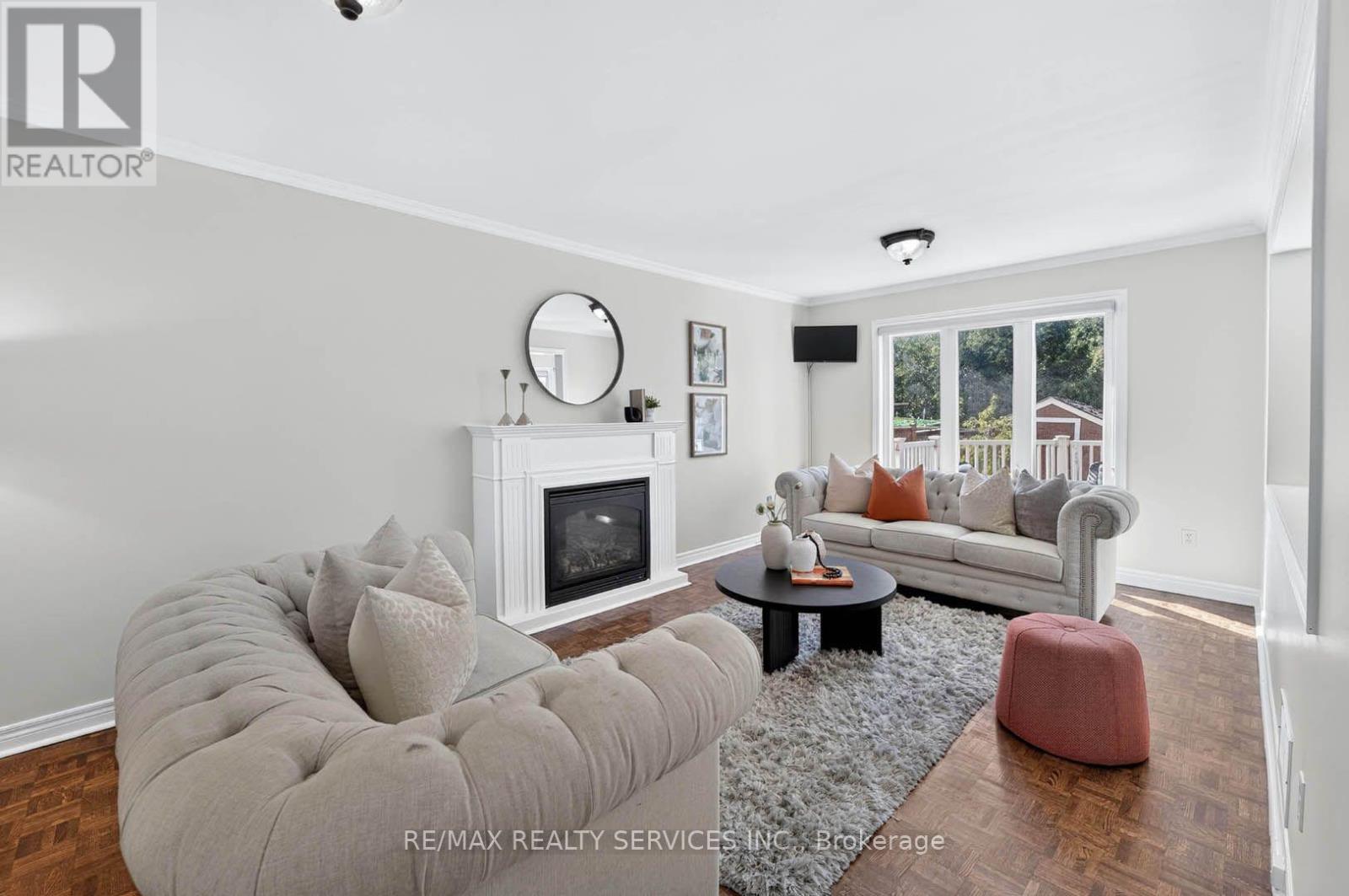 38 DEERGLEN DRIVE - 7