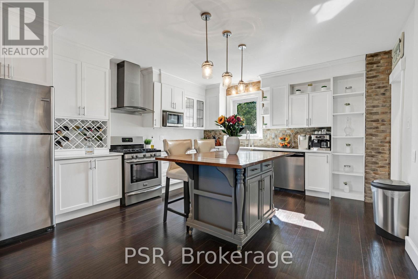 505 MAIN STREET E - 17