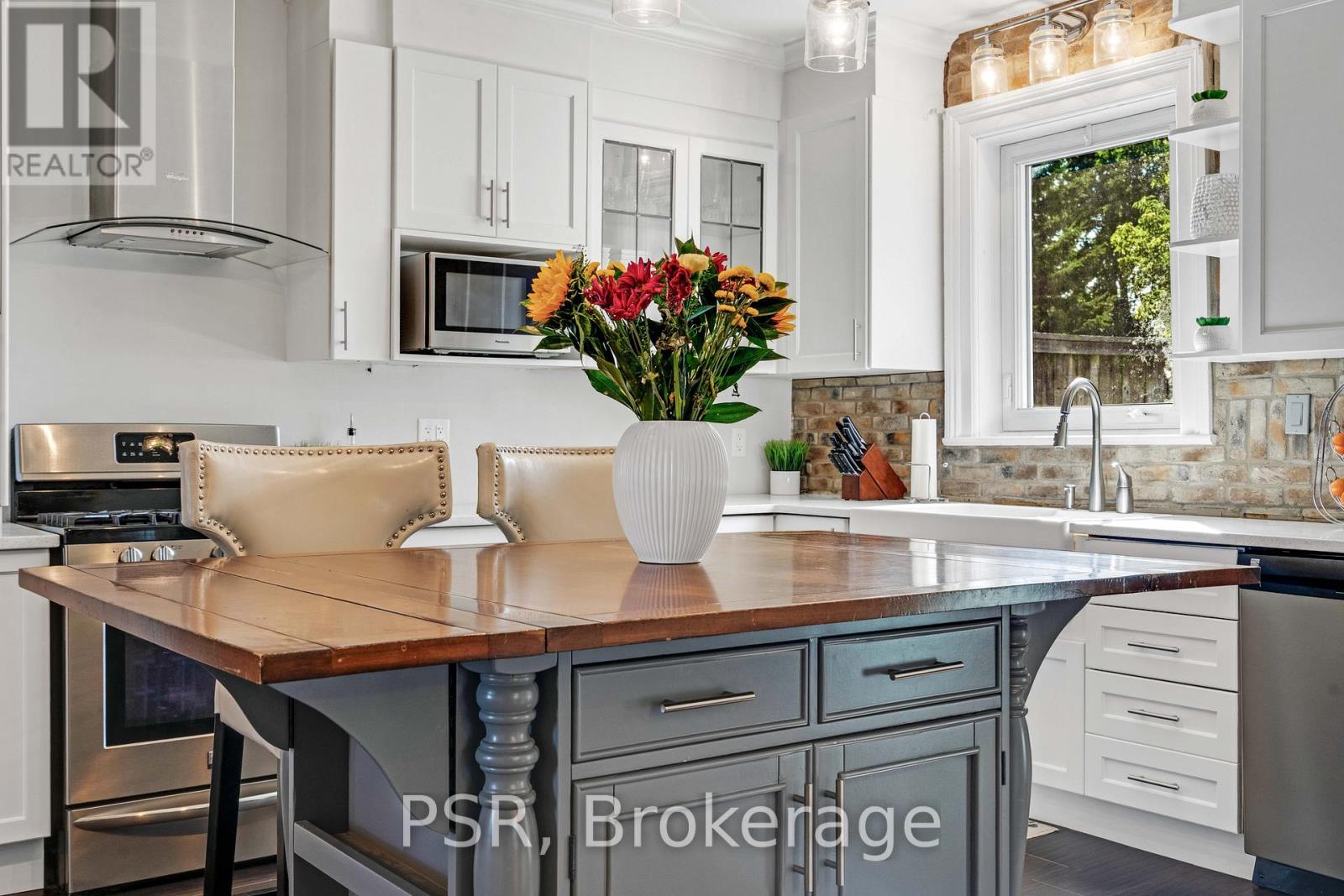 505 MAIN STREET E - 23
