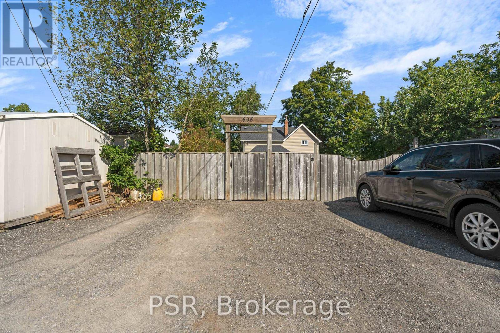 505 MAIN STREET E - 37