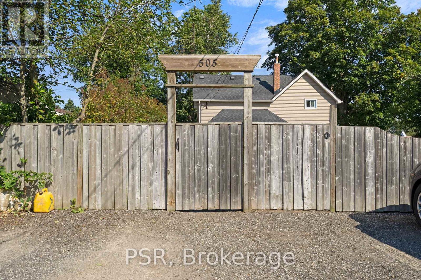 505 MAIN STREET E - 38