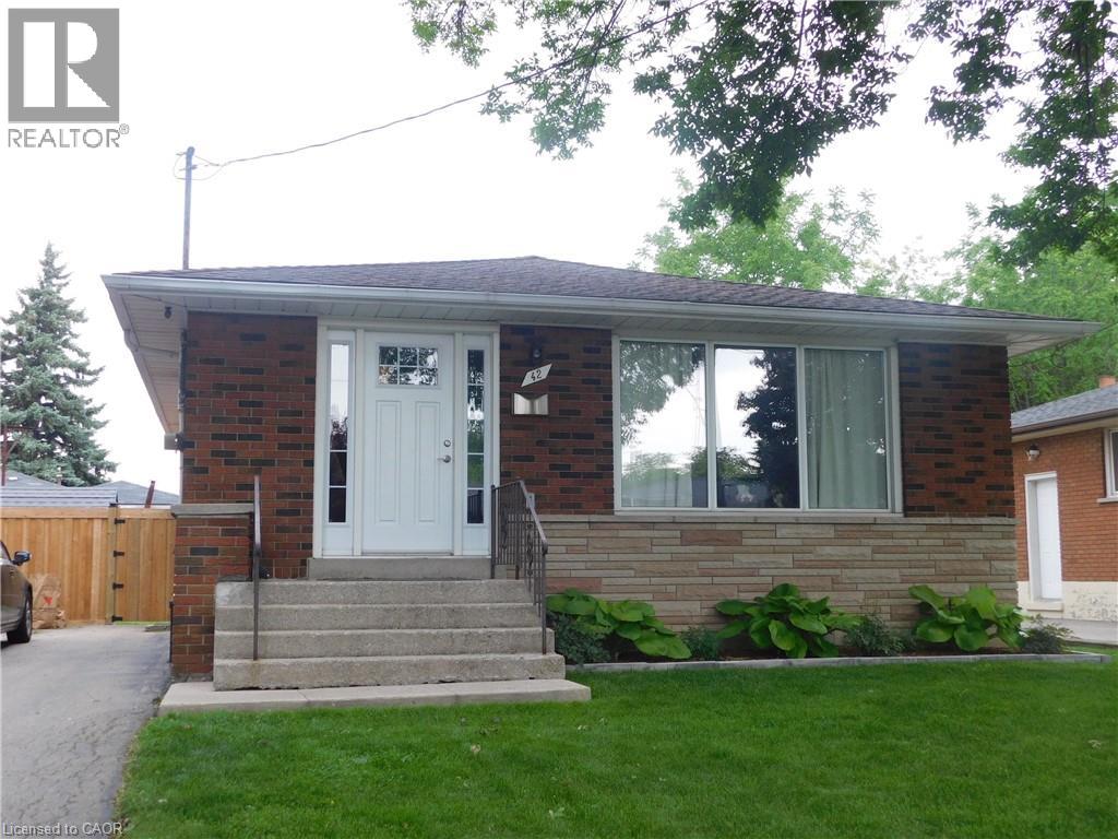42 ATWATER Crescent - 3