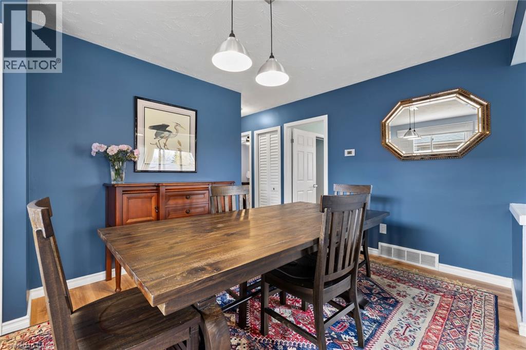 42 ATWATER Crescent - 16