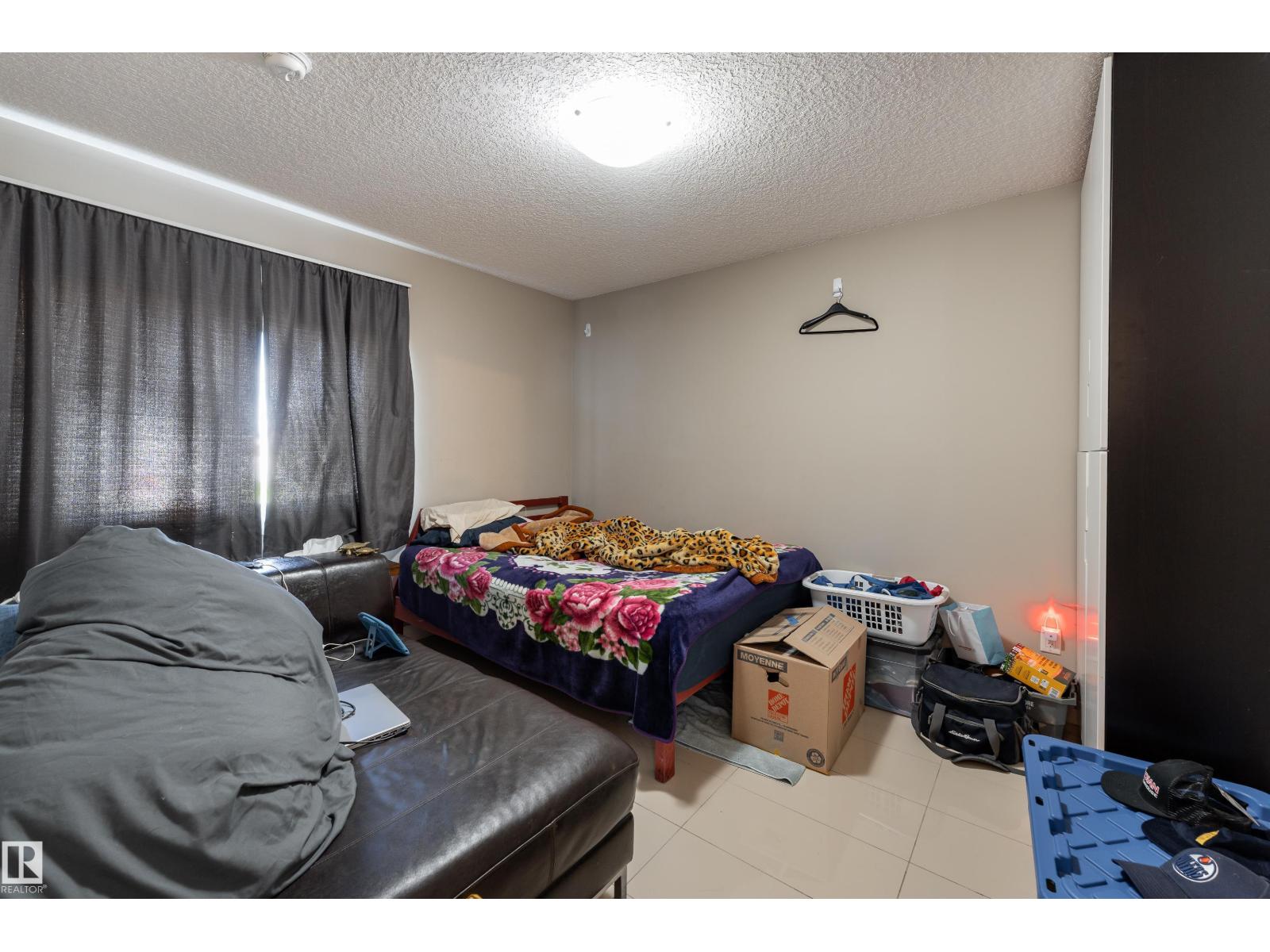 12847 86 ST NW - 18