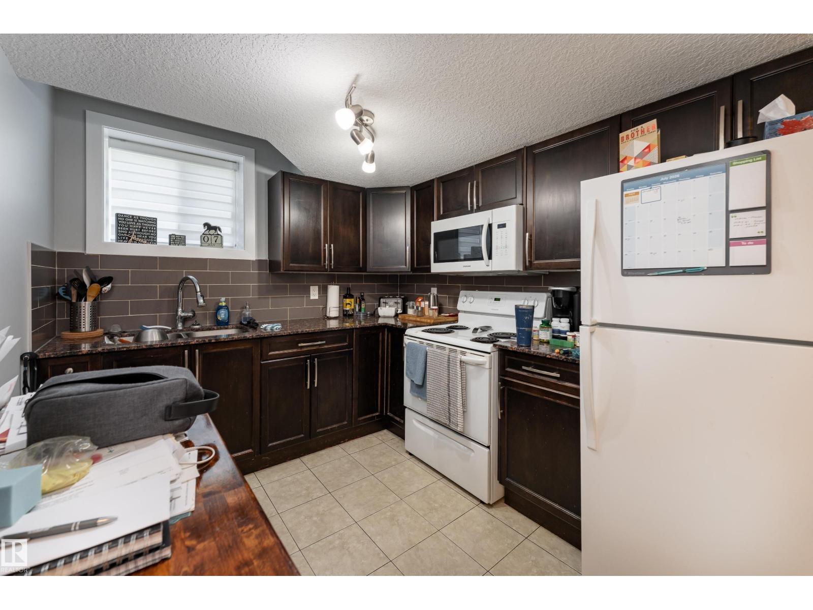 12847 86 ST NW - 23