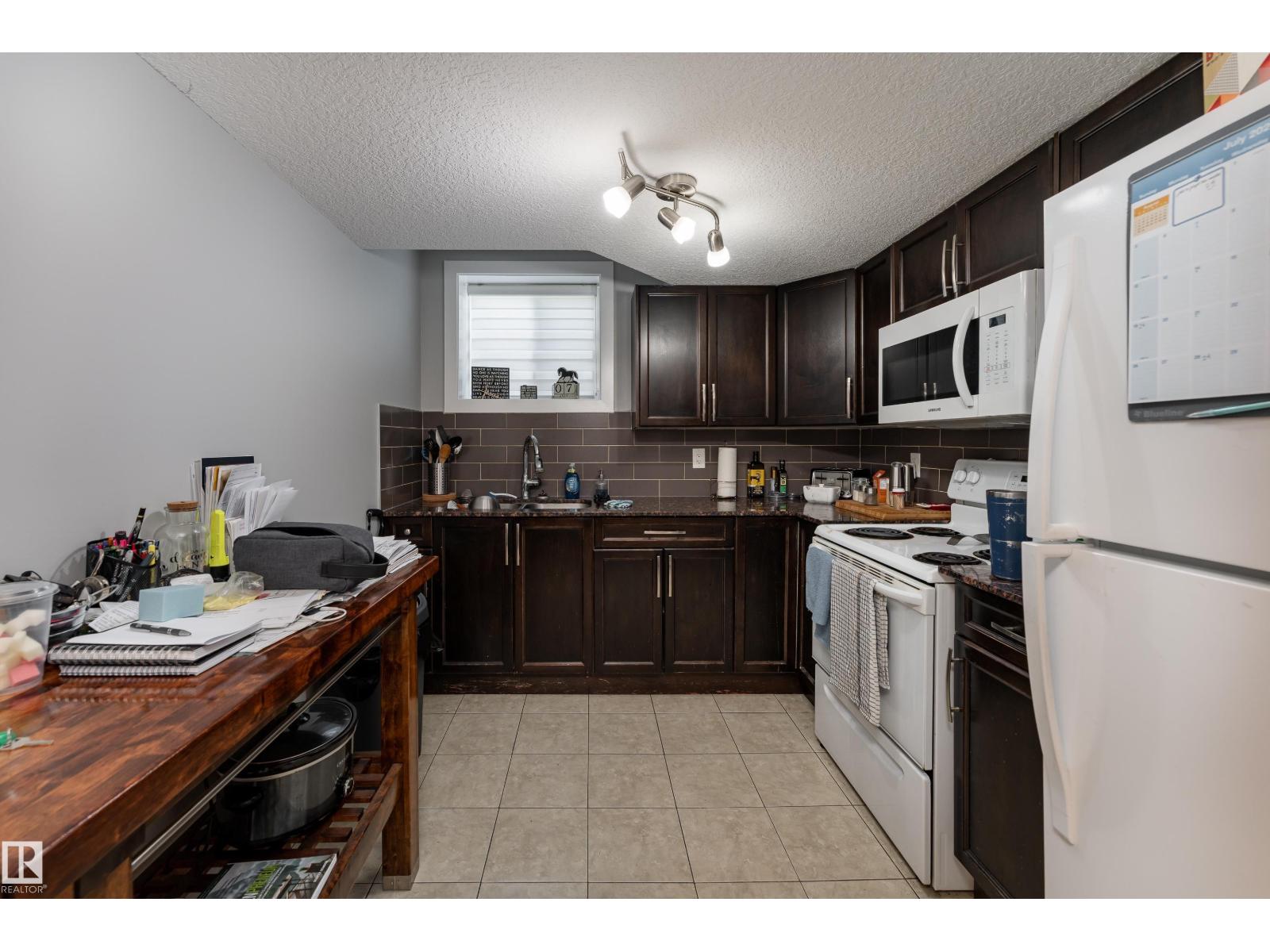 12847 86 ST NW - 24