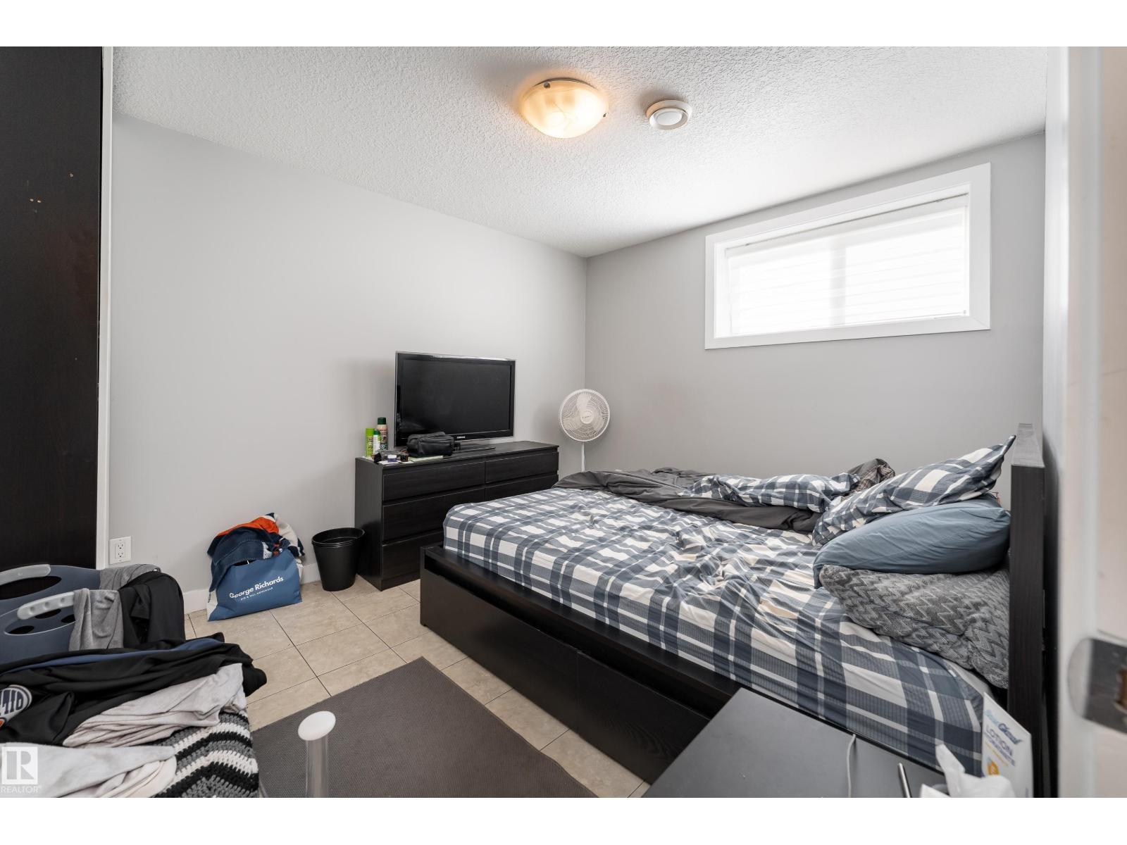 12847 86 ST NW - 26