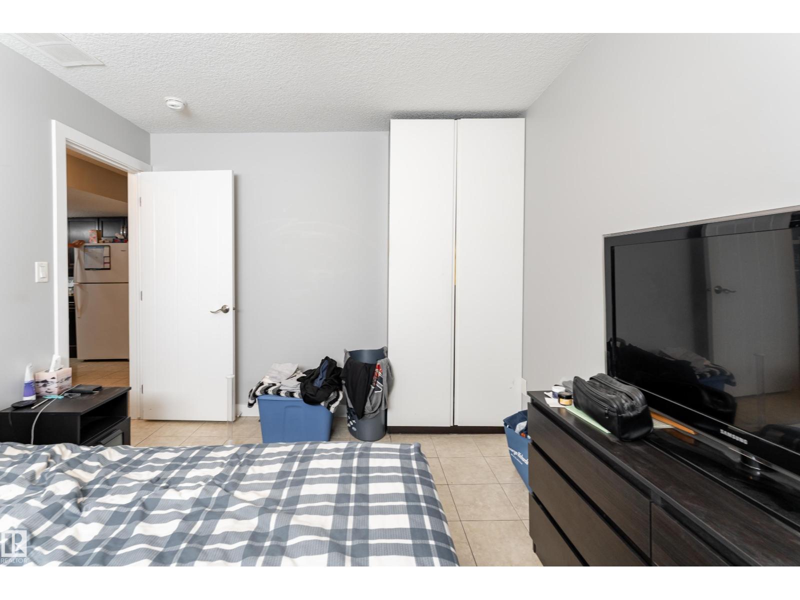 12847 86 ST NW - 27