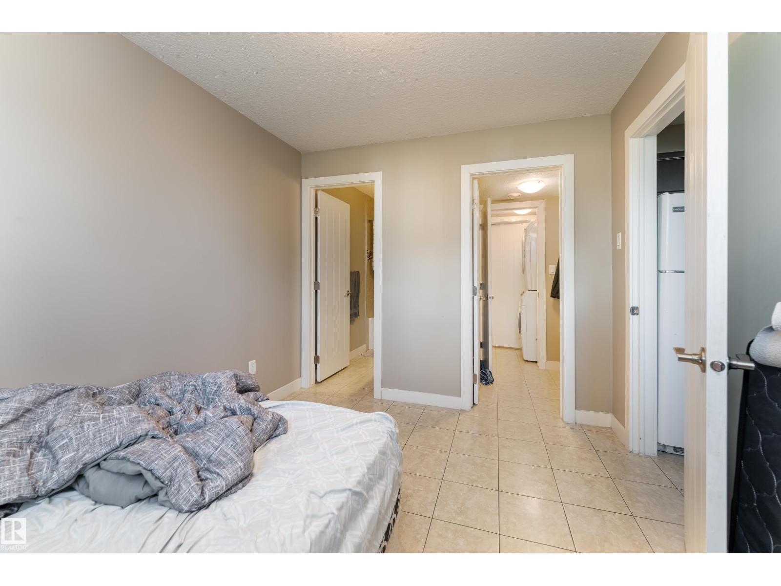 12847 86 ST NW - 35