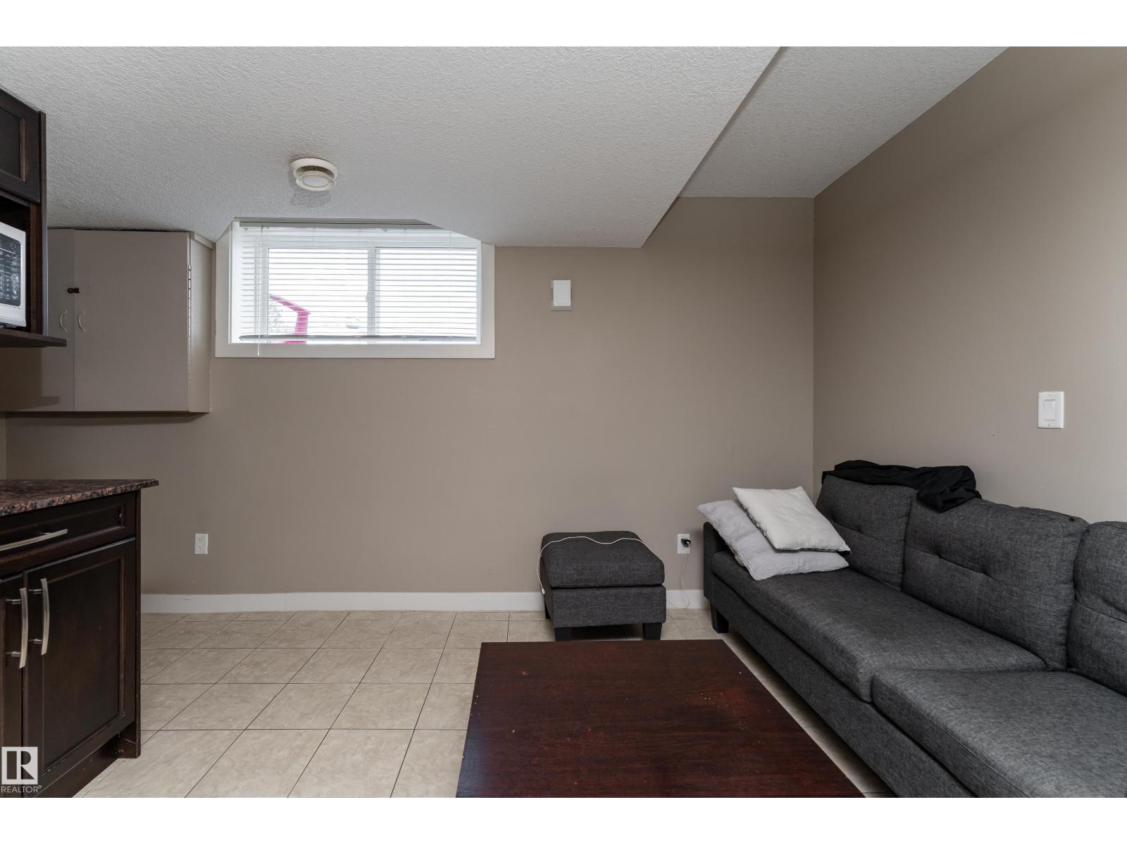 12847 86 ST NW - 38