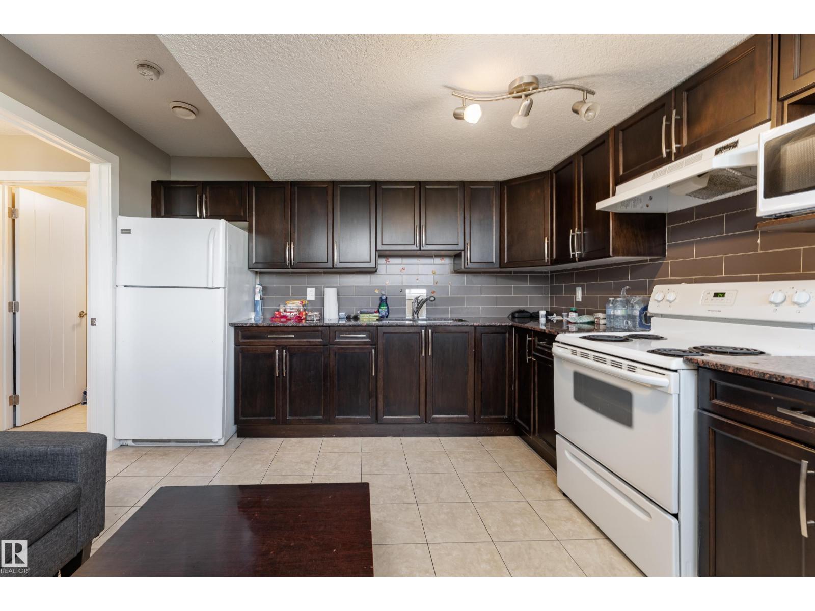 12847 86 ST NW - 39