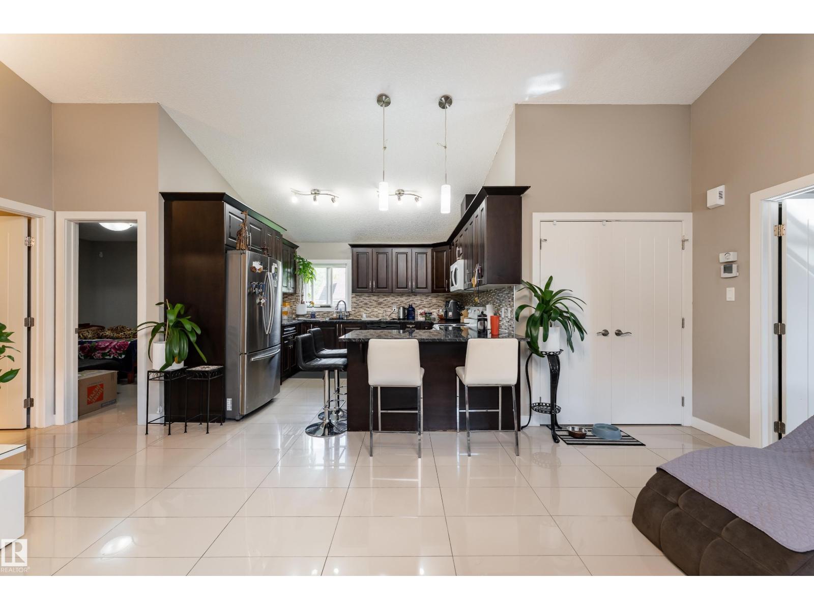 12847 86 ST NW - 6