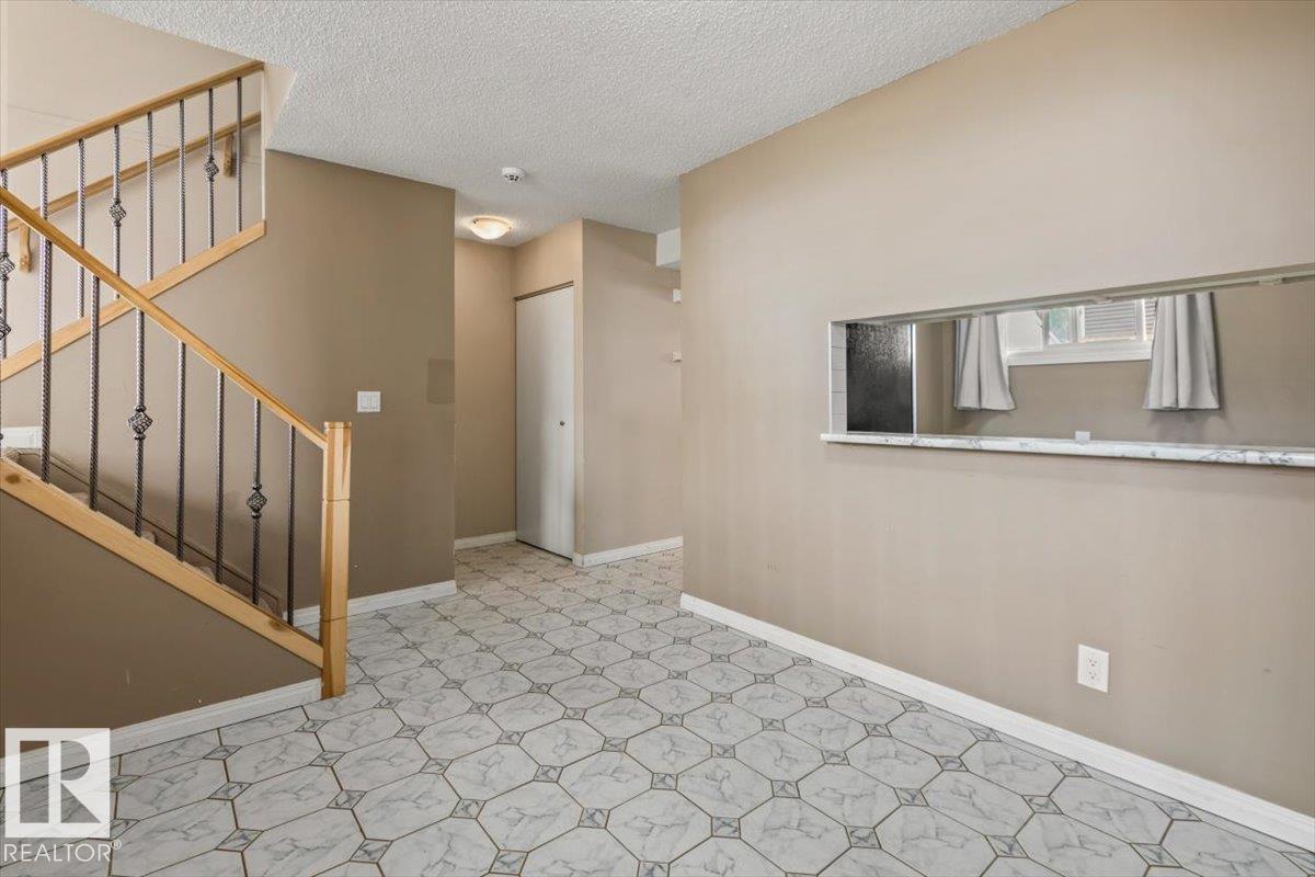 5512 19A AV NW - 12