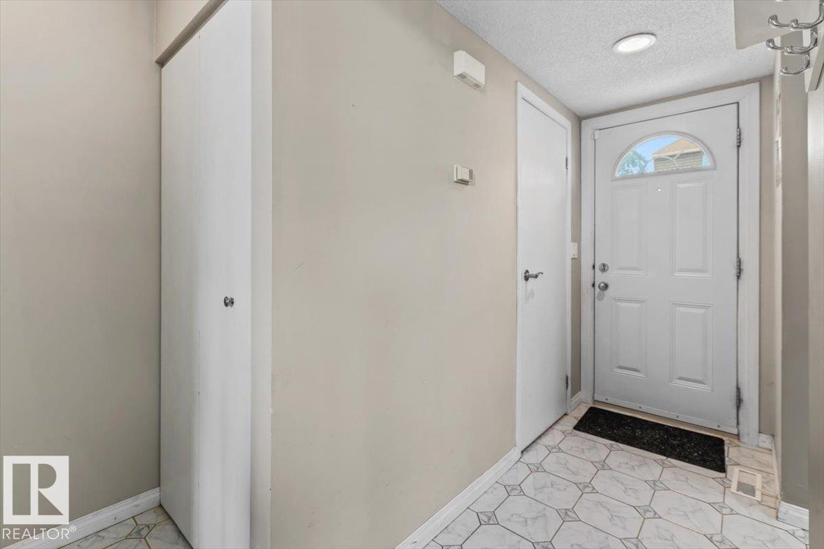 5512 19A AV NW - 5