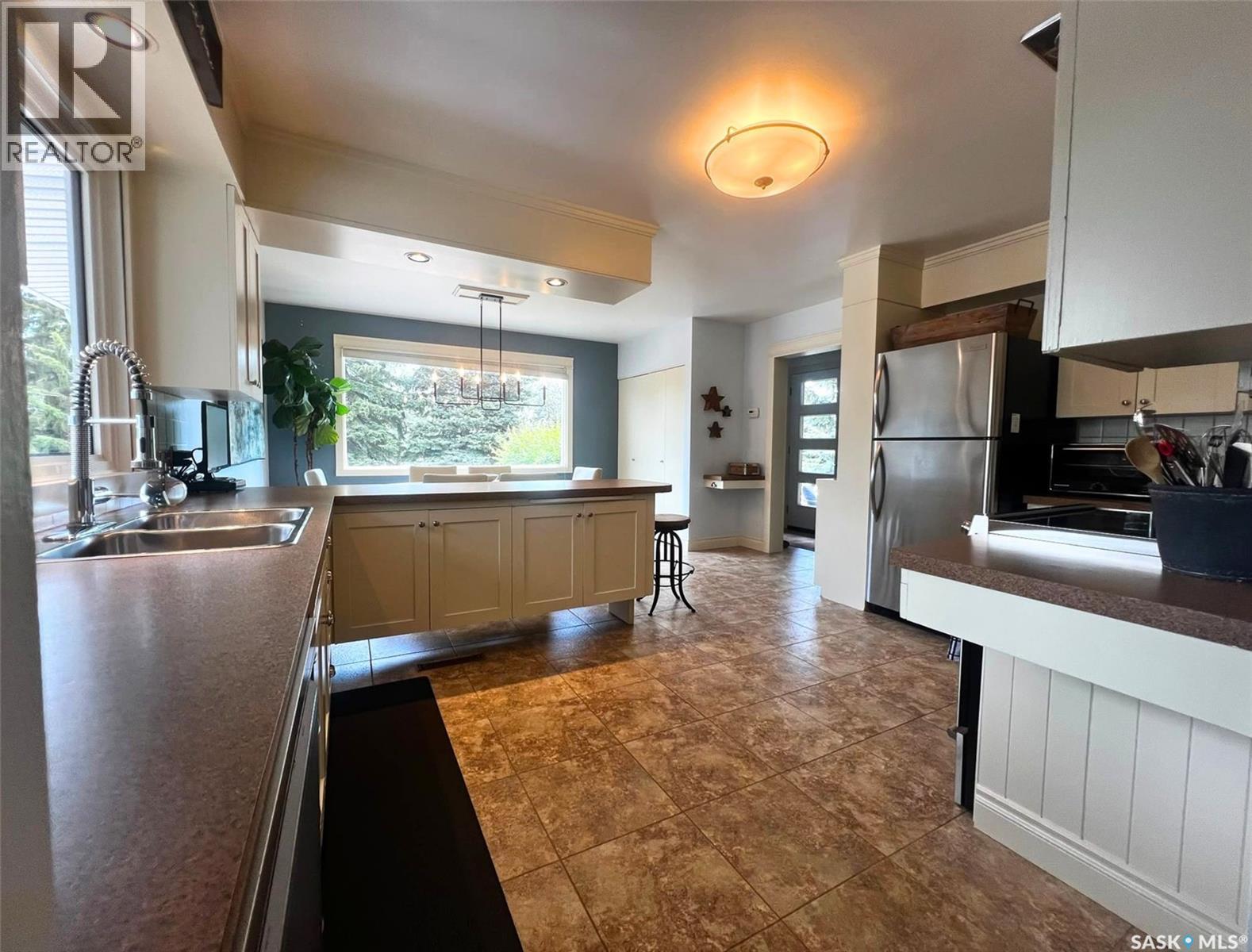 1183 George STREET E - 13