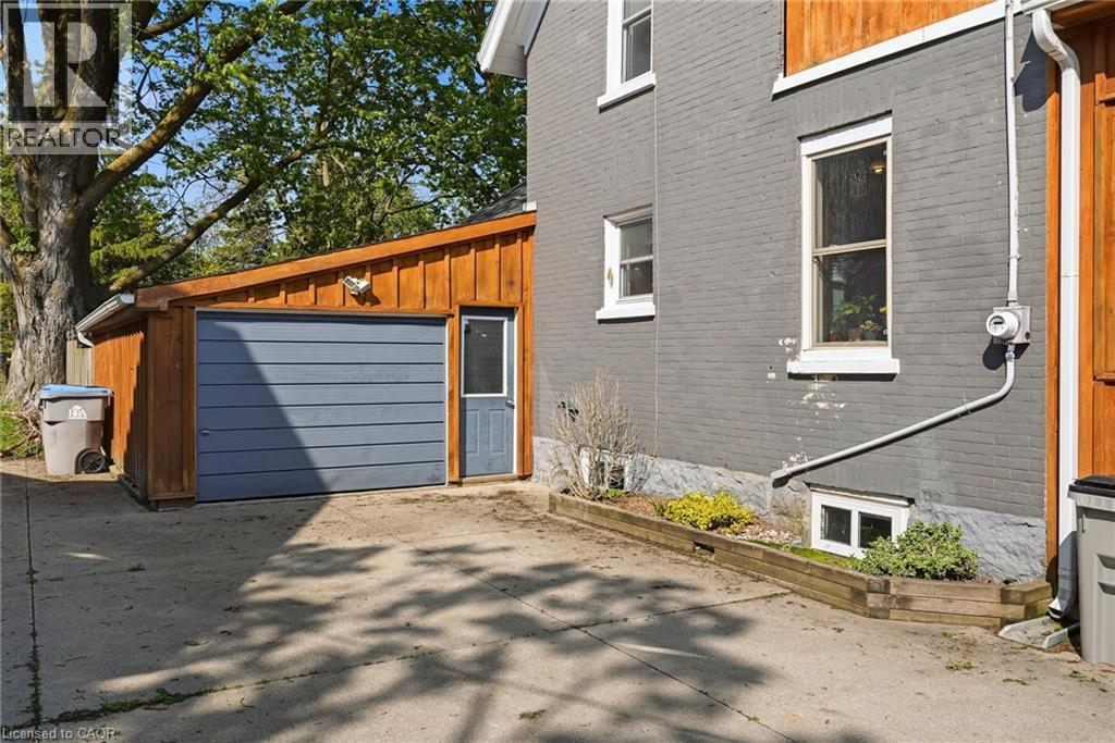 545 MAIN Street E - 33