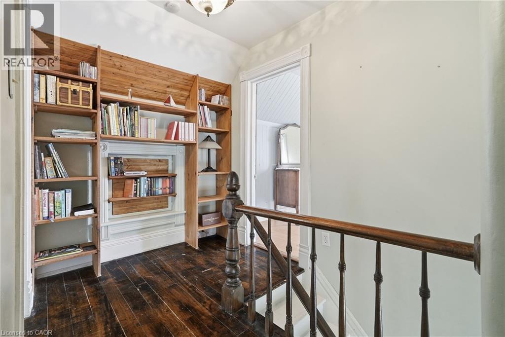 545 MAIN Street E - 27