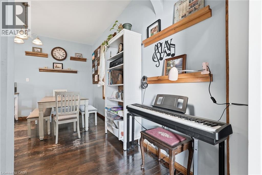 545 MAIN Street E - 11