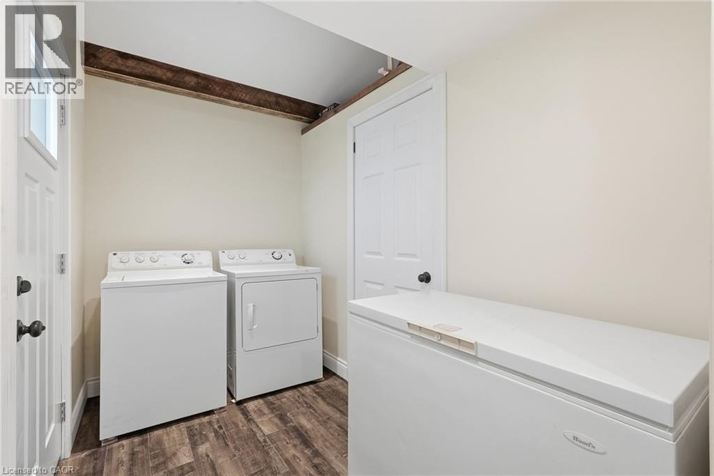 545 MAIN Street E - 23
