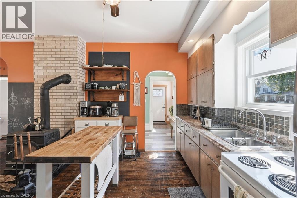 545 MAIN Street E - 17