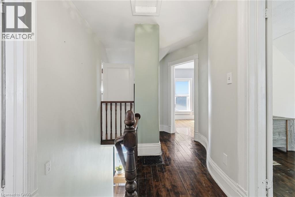 545 MAIN Street E - 26