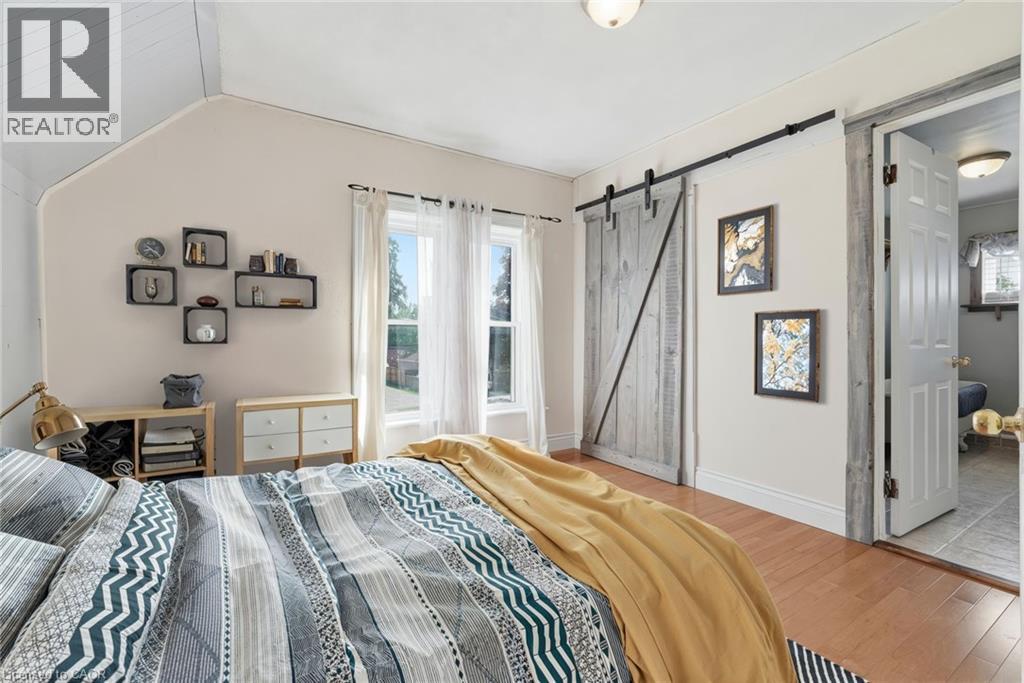 545 MAIN Street E - 29