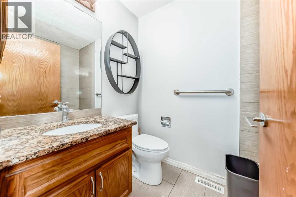 207 Eldorado Close NE - 28