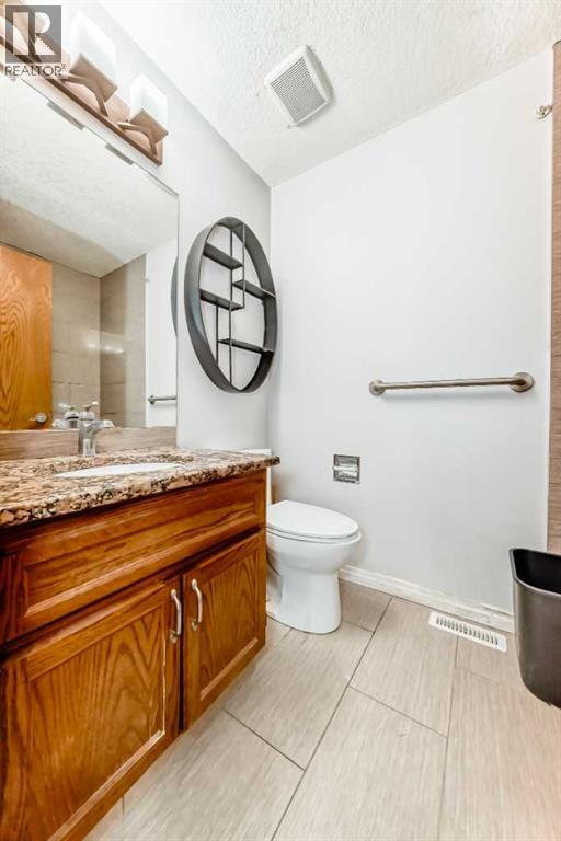 207 Eldorado Close NE - 29