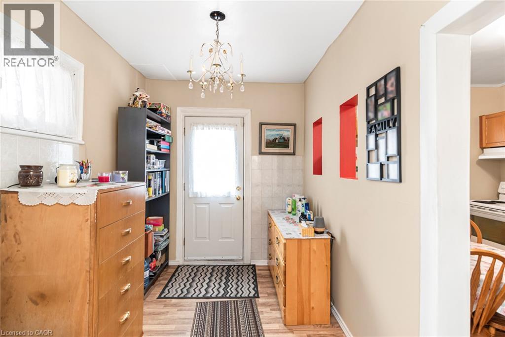 44 ARTHUR Avenue N - 9