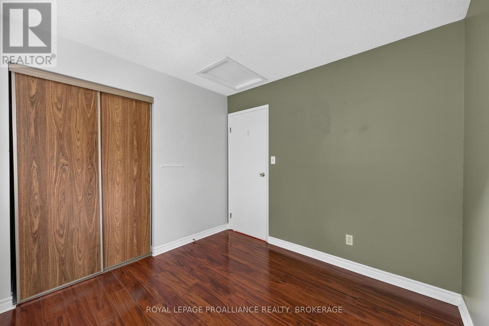 585 GAVIN COURT - 19