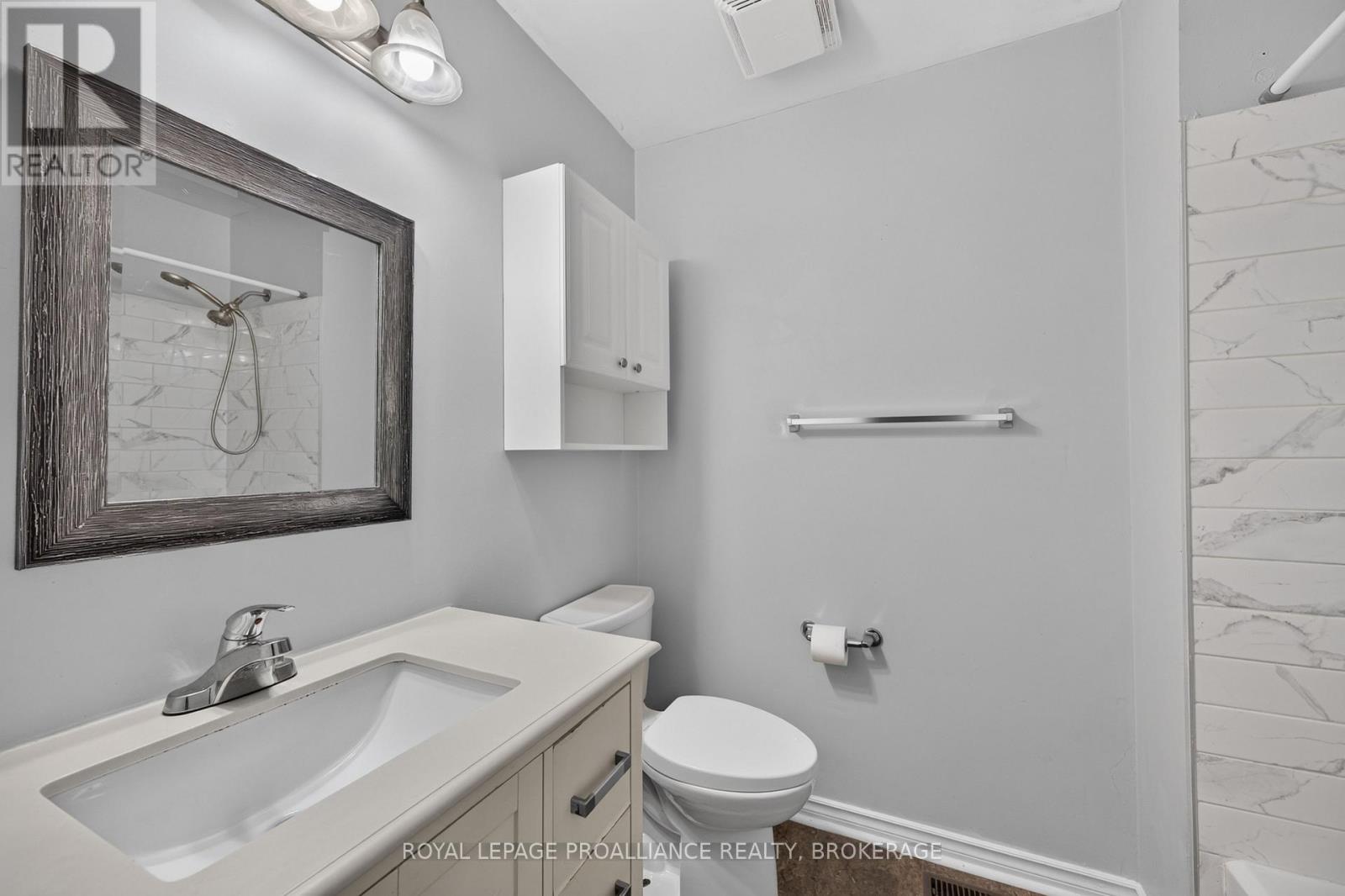 585 GAVIN COURT - 12