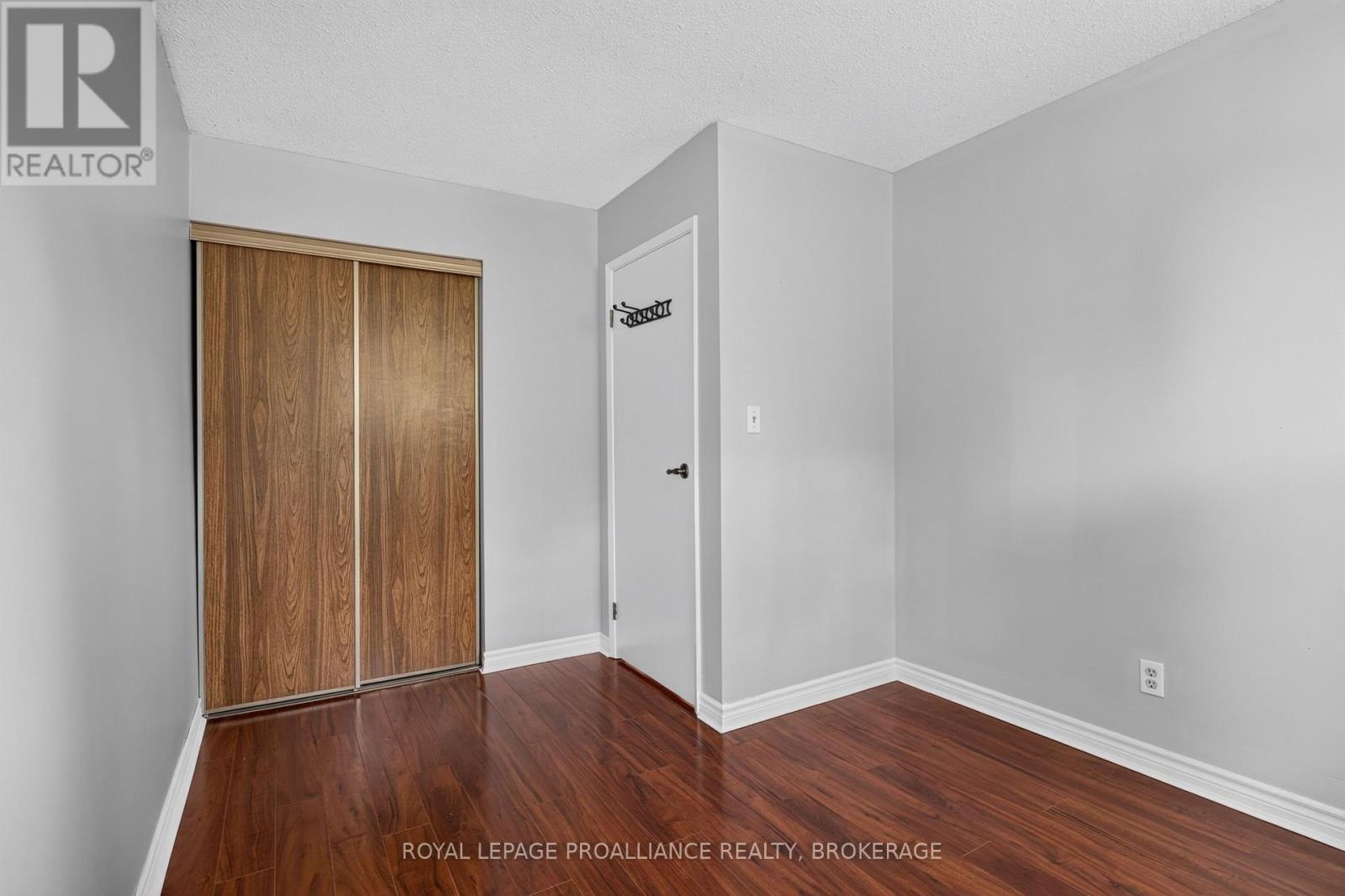 585 GAVIN COURT - 14