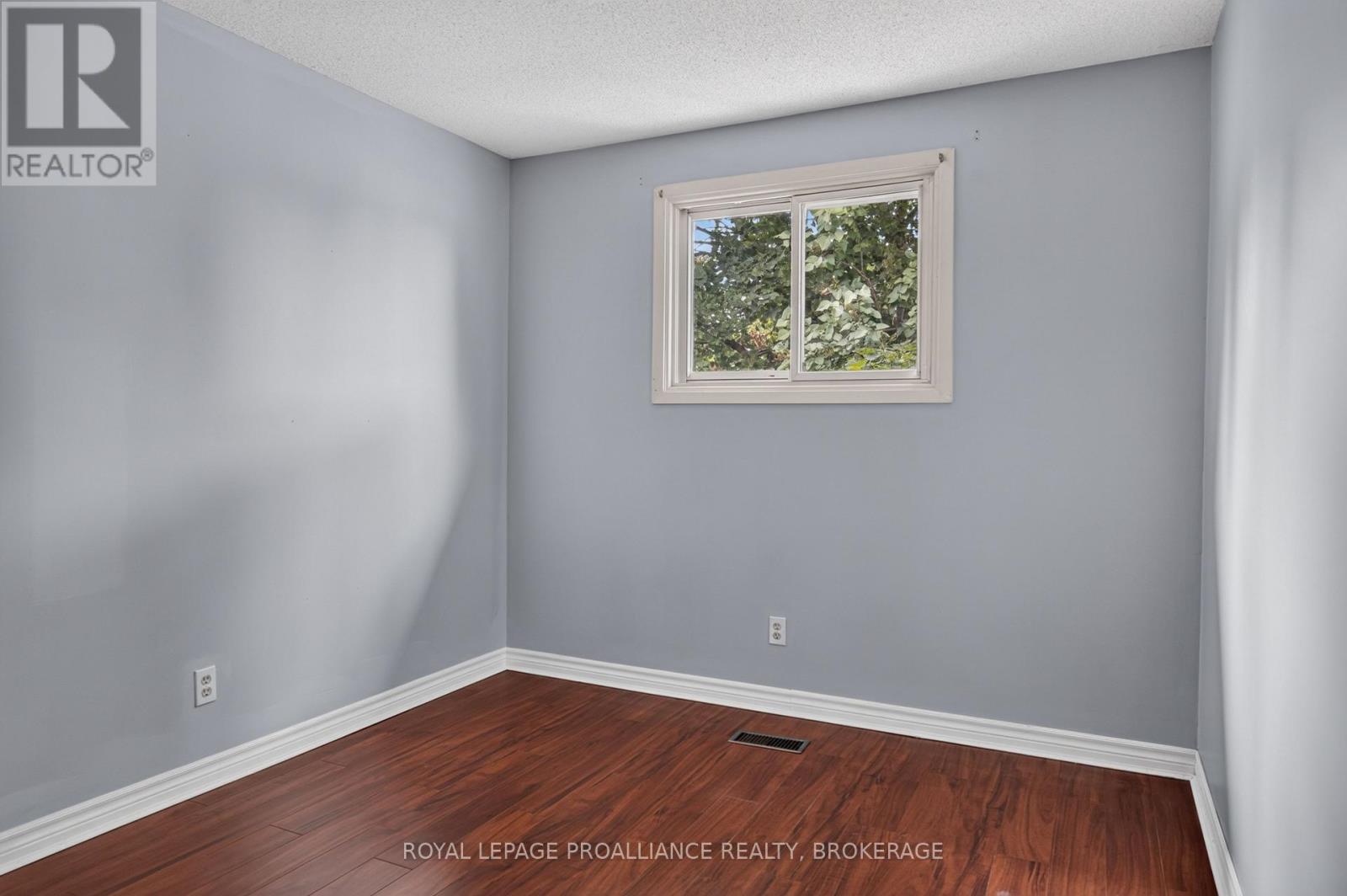 585 GAVIN COURT - 15
