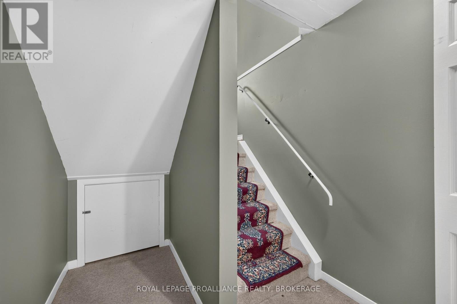 585 GAVIN COURT - 23