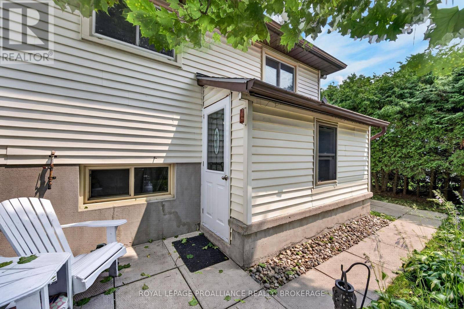585 GAVIN COURT - 39