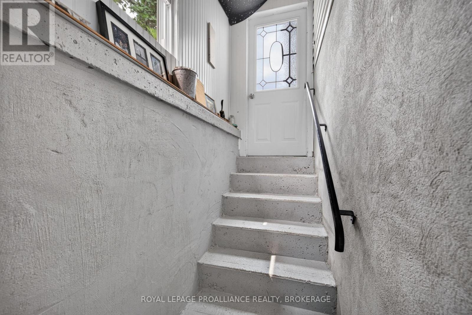 585 GAVIN COURT - 38