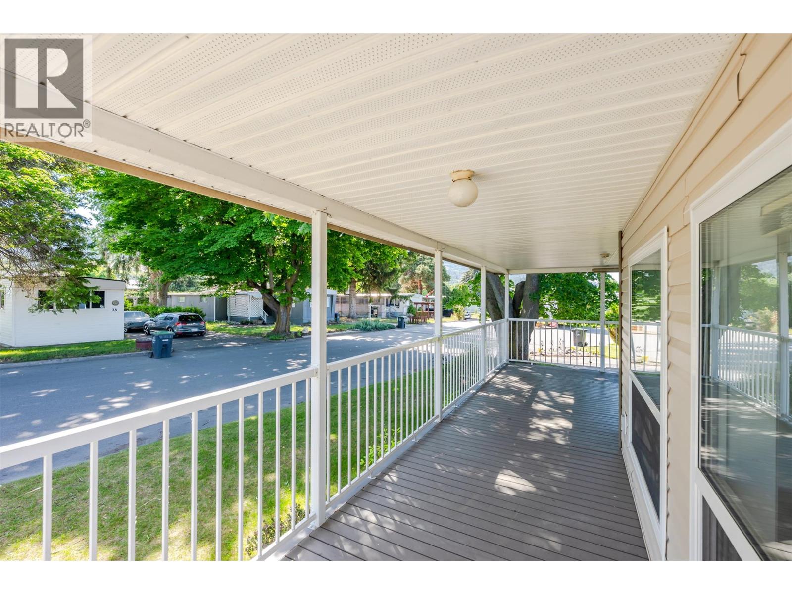 #37 197 Dauphin Avenue - 34