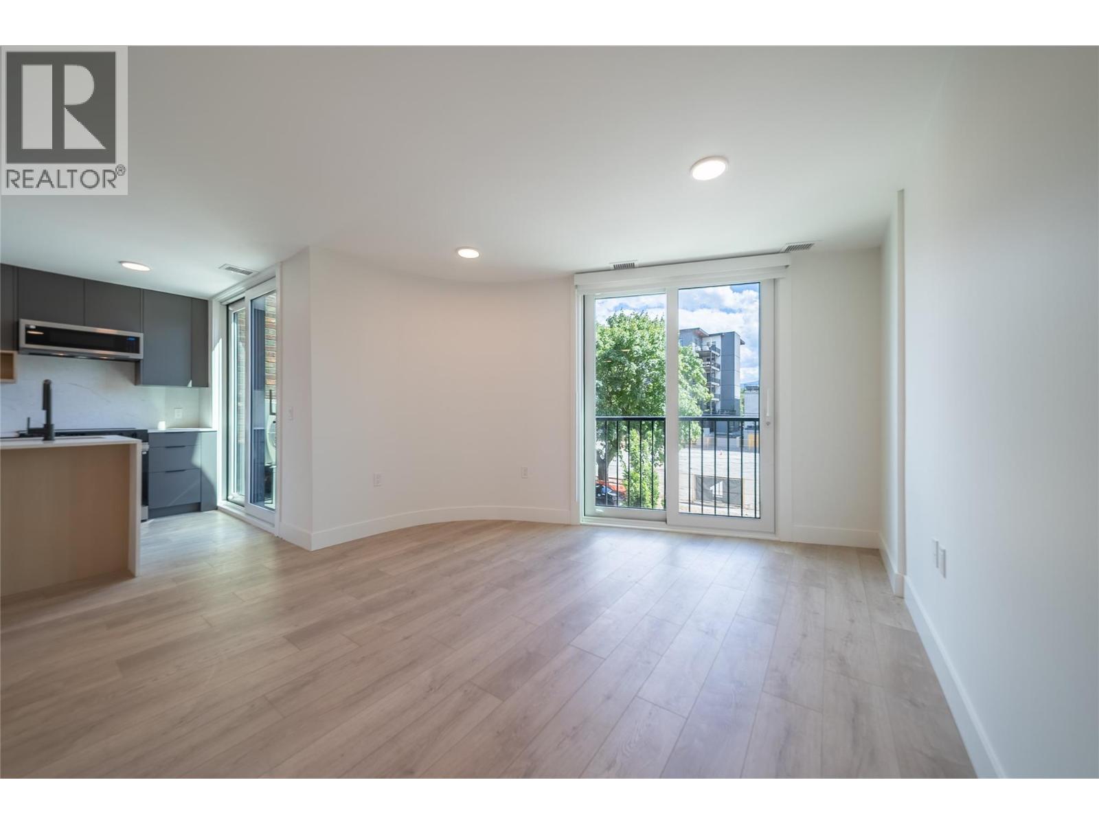 206 620 Coronation Avenue, Kelowna
