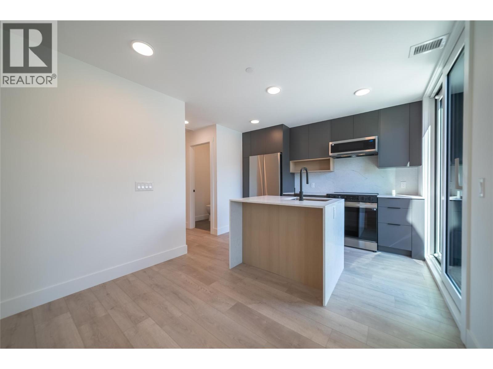 206 620 Coronation Avenue, Kelowna