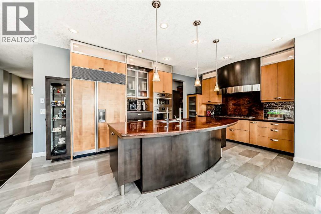 11 Cresthaven Bay SW - 12